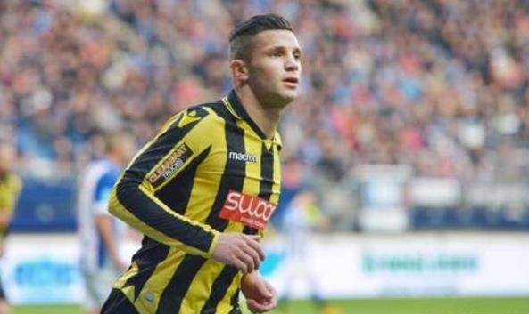 赛中脱颖而 赛中脱颖而